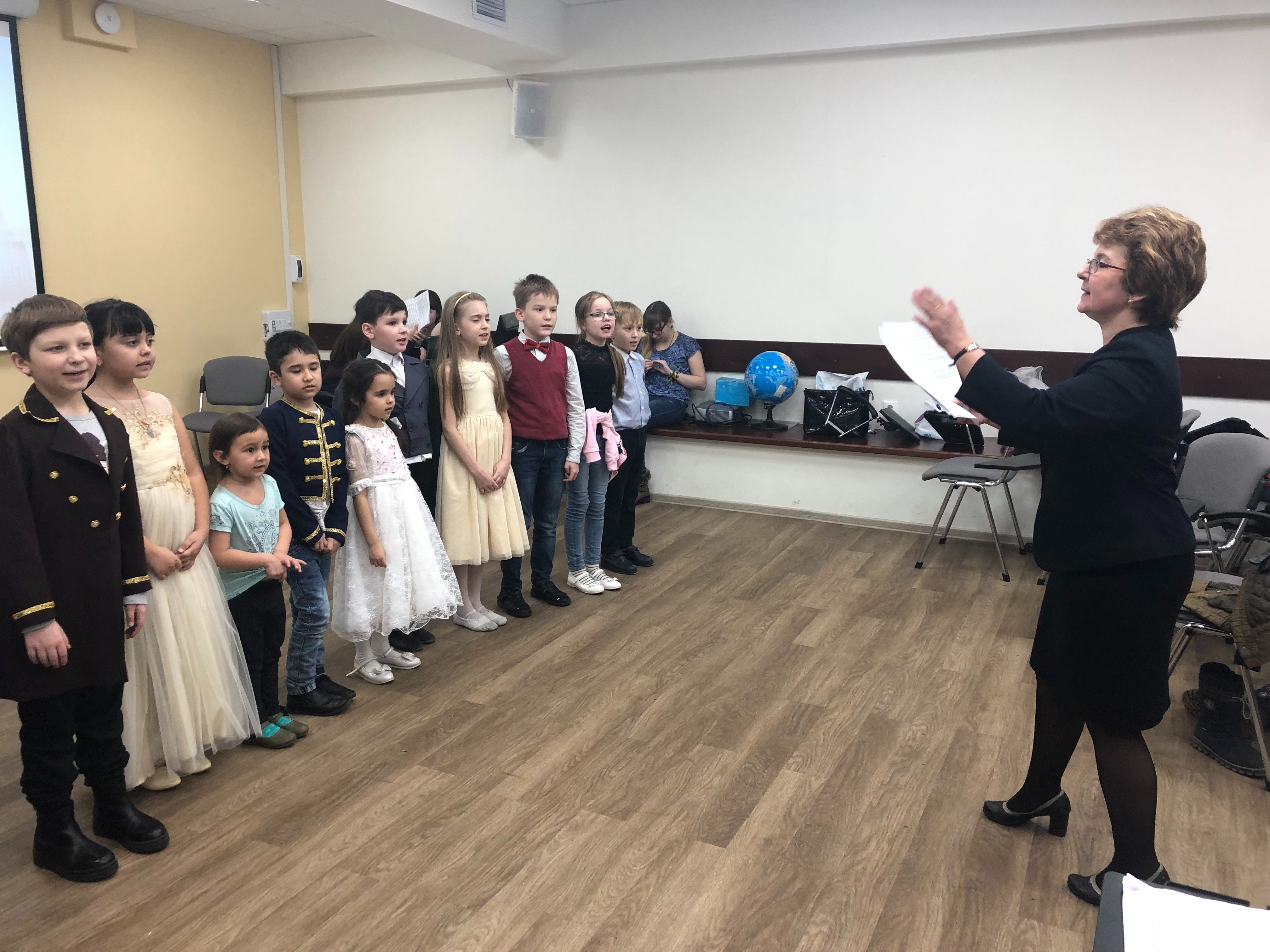 Приглашаем в детский театр КФУ 'Радуга' Приглашаем в детский театр КФУ 'Радуга'