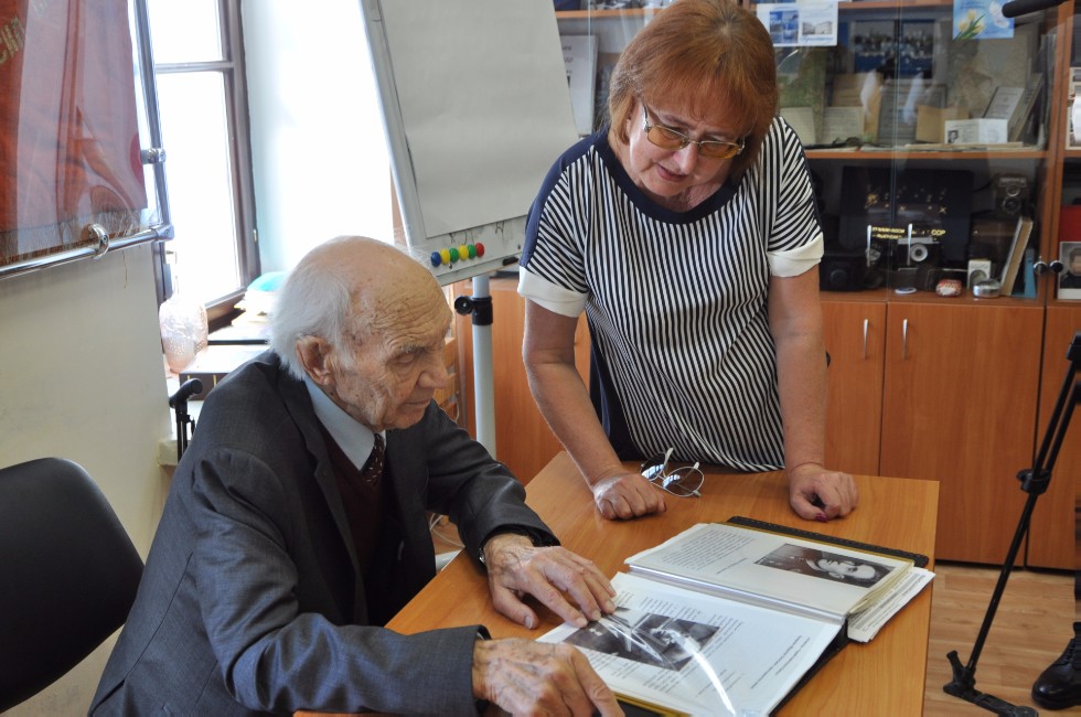 � ������ � ����� ��� ��������� 9 ��������� ��������� ��� (1944 ���� �������), �������, �������� � ������� ������ �������� ����, ����� ���������� �����, ����������� �����-���������� ����, ����������� ������ ������ ���� ������� �������������� �������