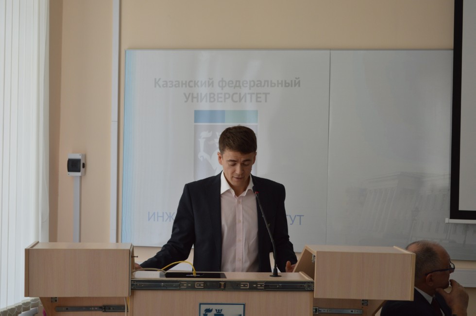 �������-����������� '���������� ���������' �� '���������' (�. ������) � ��� '�����������������-�������'(�. ������)