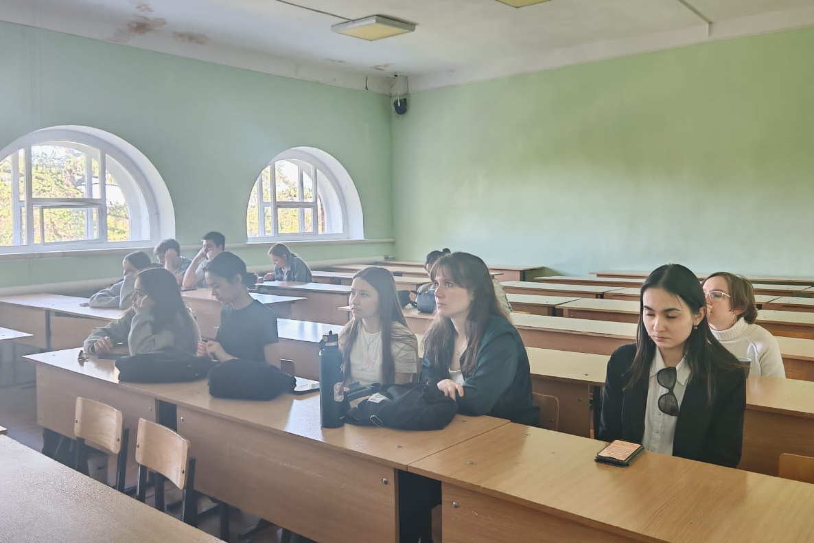 Прошел кураторский час, посвященный Всемирному дню памяти жертв СПИДа Прошел кураторский час, посвященный Всемирному дню памяти жертв СПИДа