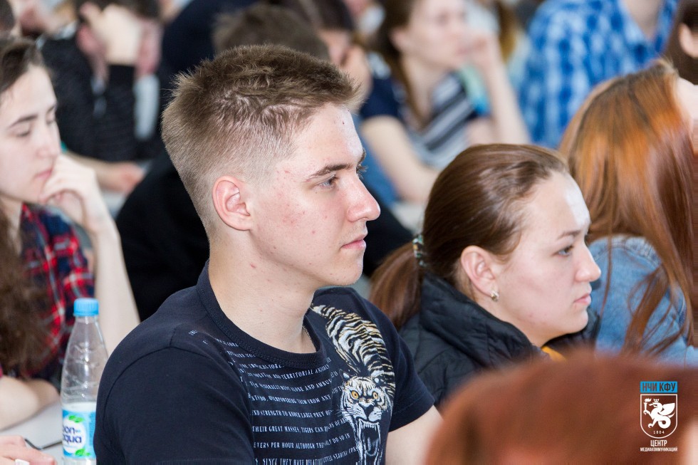 Андрей Максимов: 'Человек сам создаёт тот мир, в котором он живёт' Андрей Максимов: 'Человек сам создаёт тот мир, в котором он живёт'