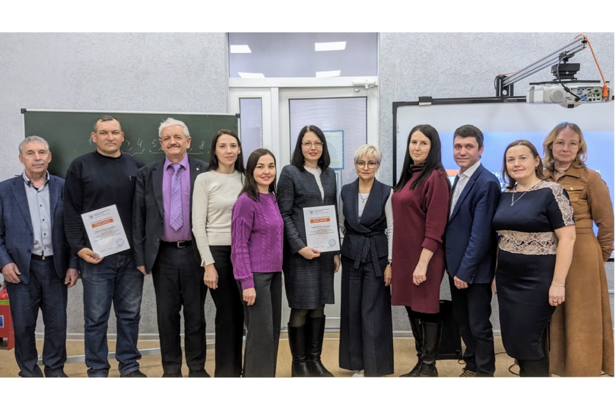 В Елабужском институте состоялся семинар: учителя со всей республики поделились лучшими практиками В Елабужском институте состоялся семинар: учителя со всей республики поделились лучшими практиками