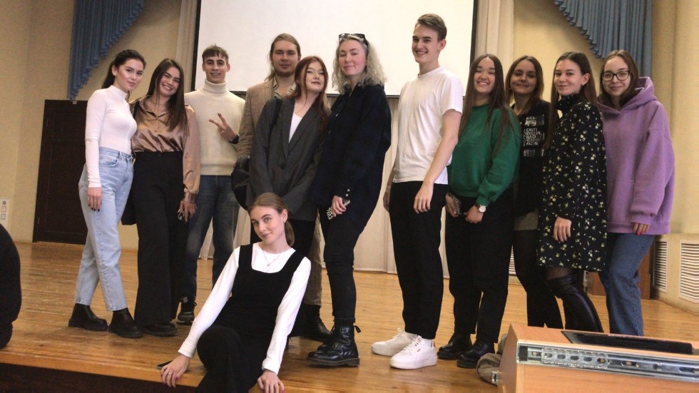 300 миллионов человек говорит по-французски, и мы в их числе. 300 миллионов человек говорит по-французски, и мы в их числе.