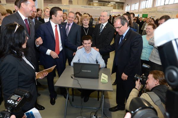 ��������