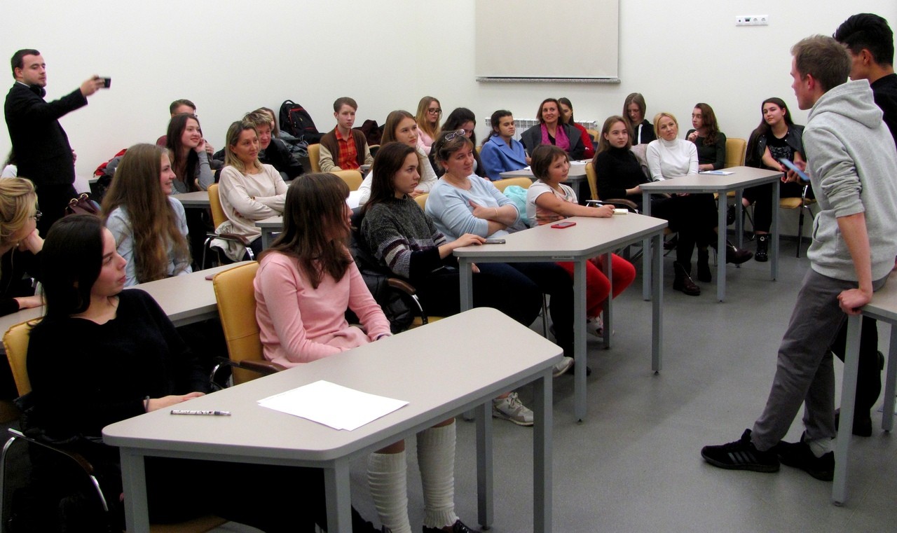 Начался новый учебный год в школе молодого журналиста КФУ Начался новый учебный год в школе молодого журналиста КФУ