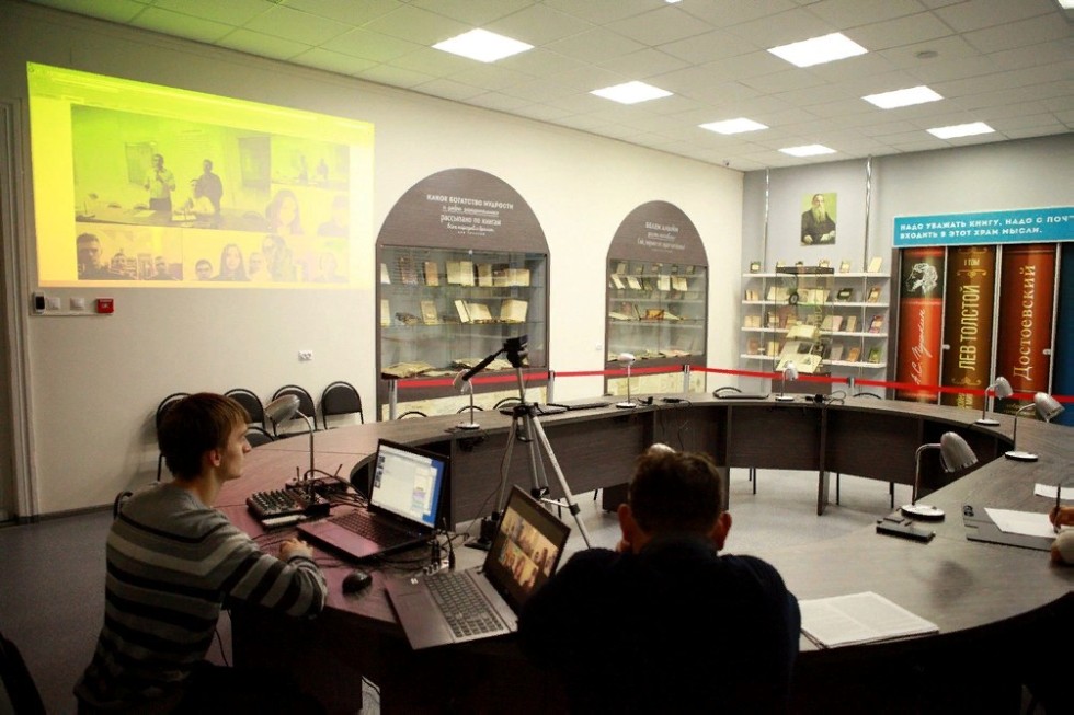 В Елабужском институте КФУ состоялся 'Международный Фестиваль русских школ', посвященный 190-летию Льва Толстого В Елабужском институте КФУ состоялся 'Международный Фестиваль русских школ', посвященный 190-летию Льва Толстого