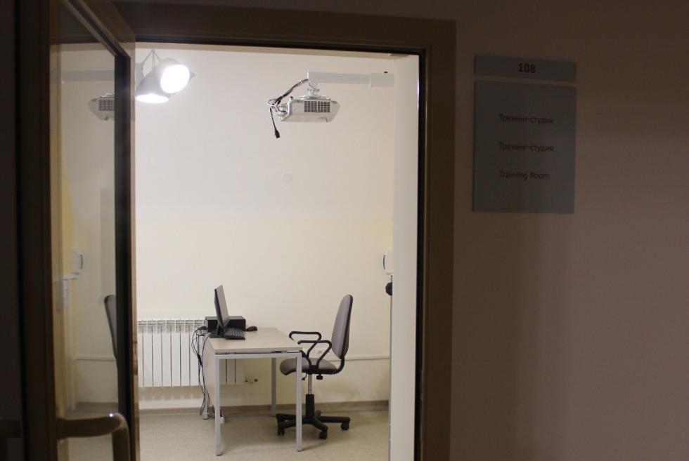 �������-������