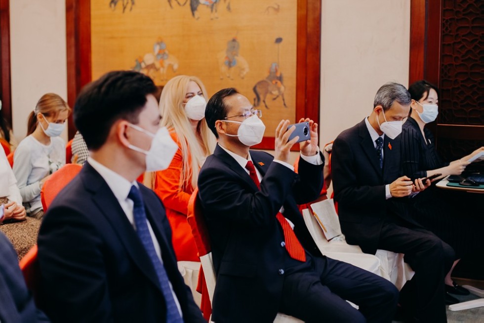 ���� ���������� ����� ������������� � ����������� ����������� ���