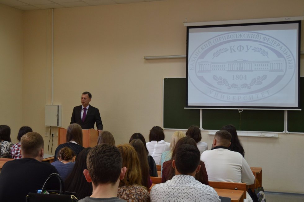 7 сентября 2015 года в преддверии Дня финансиста для студентов ИУЭиФ прочитал публичную лекцию на тему 'Почему мы платим налоги?' руководитель УФНС России по РТ ,д.э.н. профессор Марат Адипович Сафиуллин 7 сентября 2015 года в преддверии Дня финансиста для студентов ИУЭиФ прочитал публичную лекцию на тему 'Почему мы платим налоги?' руководитель УФНС России по РТ ,д.э.н. профессор Марат Адипович Сафиуллин