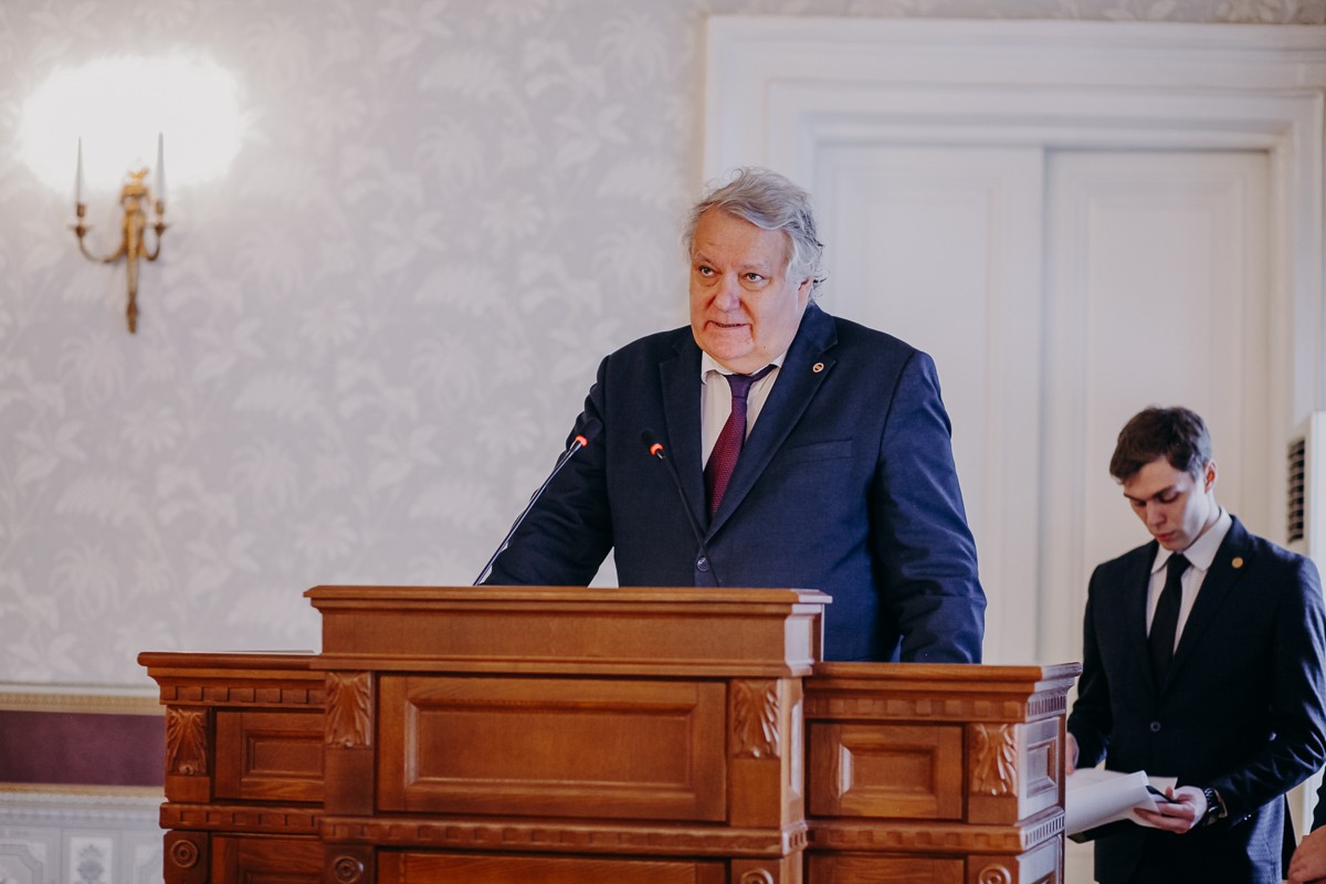 Константин Могилевский: 'КФУ ? один из лидирующих университетов по подготовке историков' Константин Могилевский: 'КФУ ? один из лидирующих университетов по подготовке историков'