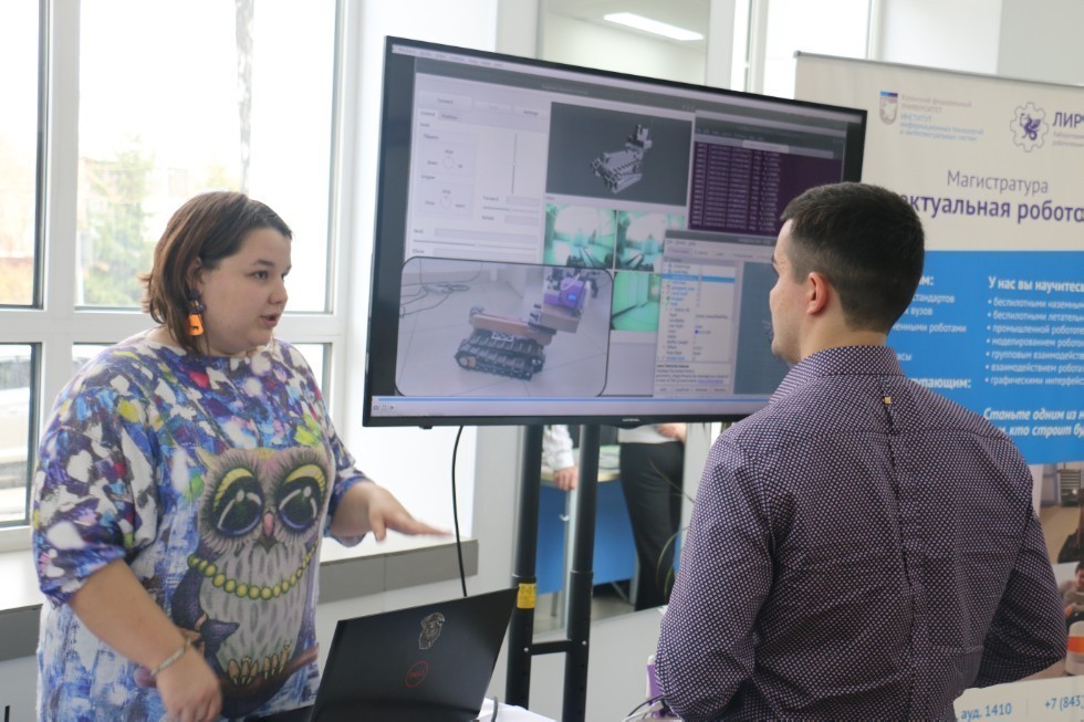 Employees of the Laboratory of Intelligent Systems gave a talk about robotics to applicants of the Kazan College of Information Technologies and Communications ,LIRS, ITIS, robotics, vacancy fair
