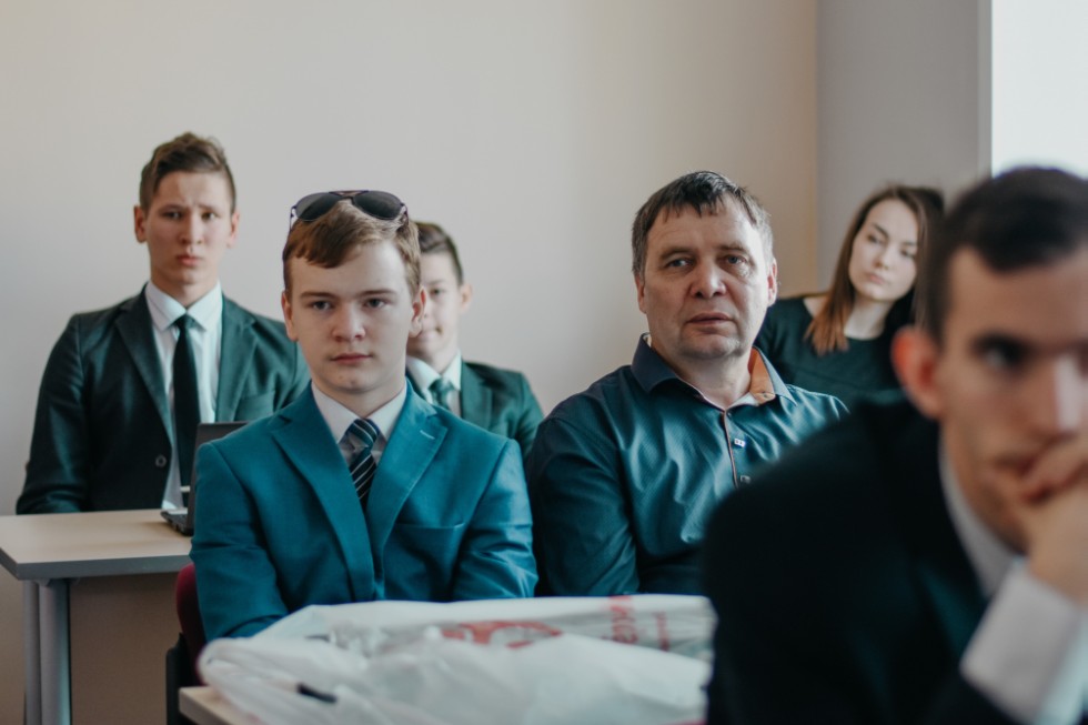 ����� ��������� ���� ������������� 