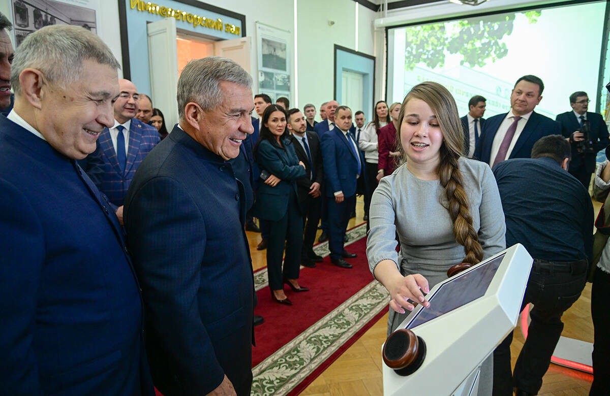 Робот-помощник пациентов и врачей, а также система антиплагиата для татарского языка Робот-помощник пациентов и врачей, а также система антиплагиата для татарского языка