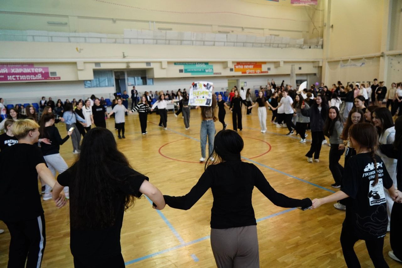 Весёлые старты 'Смелые и задорные': путь к дружному коллективу. Весёлые старты 'Смелые и задорные': путь к дружному коллективу.