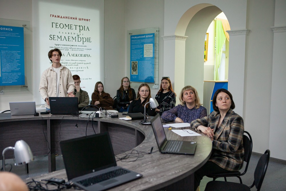 Активисты Елабужского института КФУ встретились с победителем конкурса стартапов Активисты Елабужского института КФУ встретились с победителем конкурса стартапов