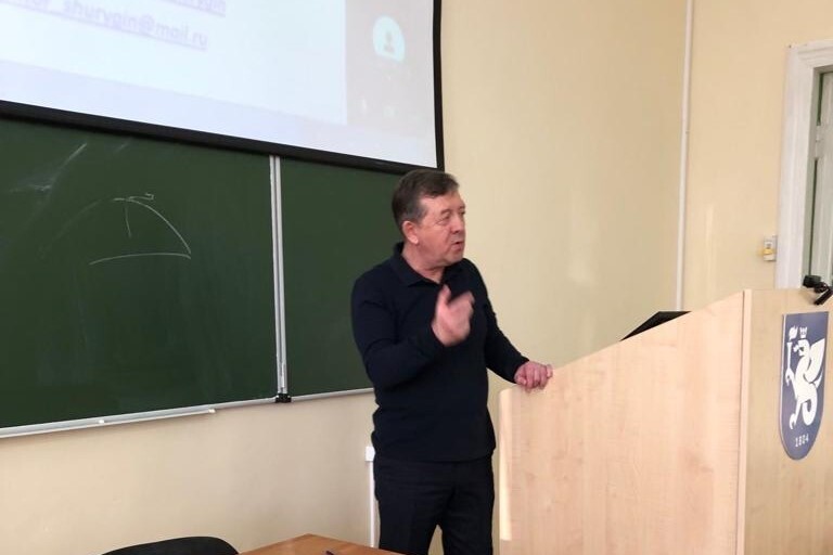 Завершились курсы повышения квалификации по физике и математике в Елабужском институте КФУ Завершились курсы повышения квалификации по физике и математике в Елабужском институте КФУ