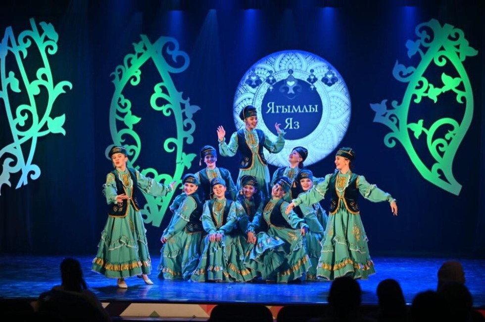 Танцевальный коллектив 'Яшьлек' Танцевальный коллектив 'Яшьлек'