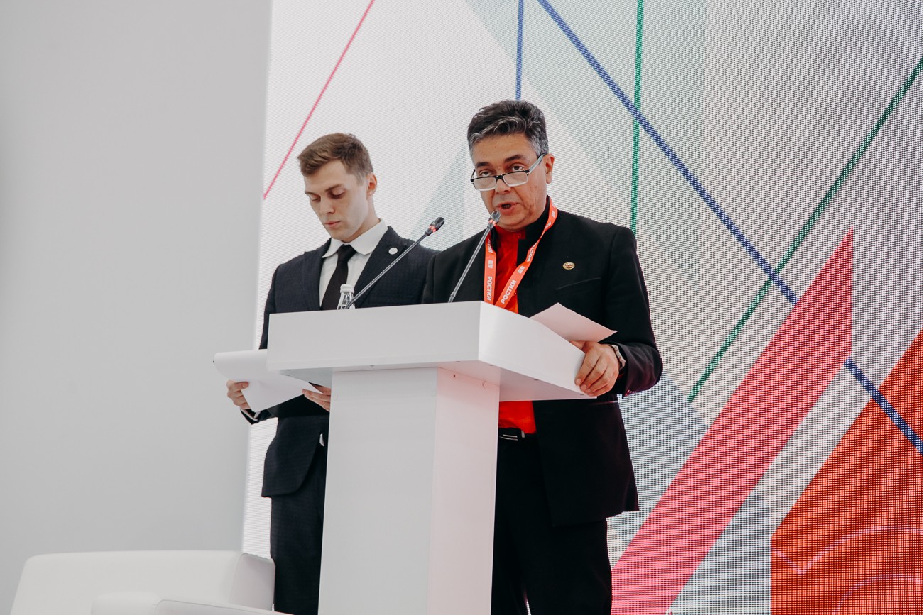 ��� ��������� ������� � ������ '������: ������ � ����� ? �������������� ��������������'.