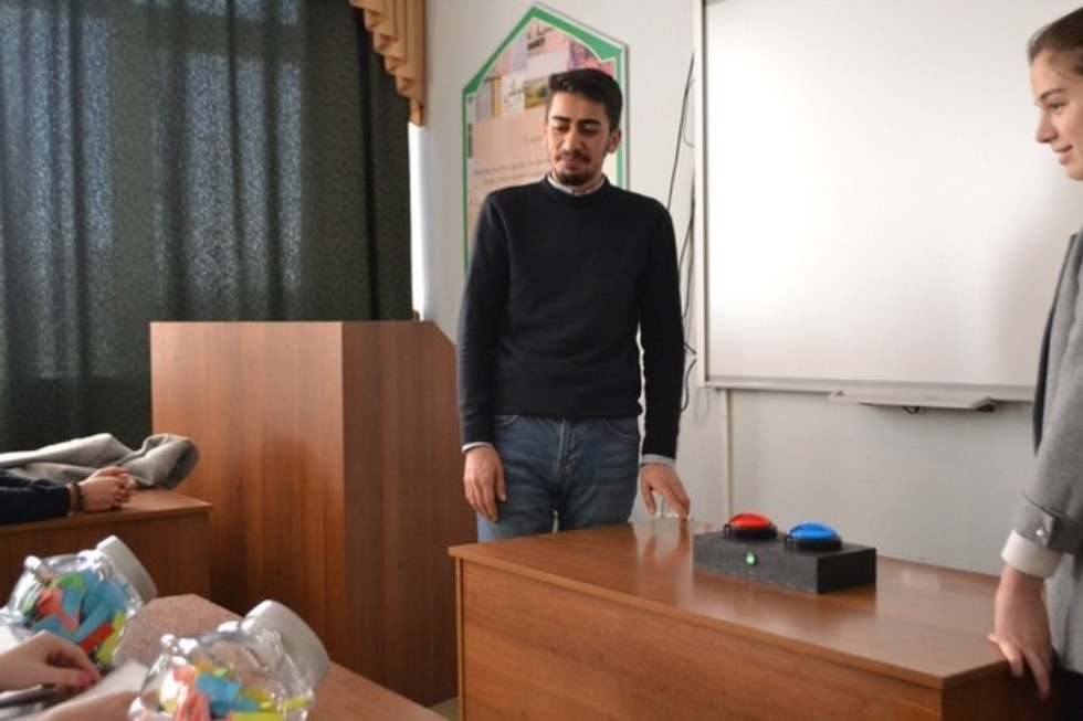 Spell Battle познакомил себя со студентами-стажерами из Турции Spell Battle познакомил себя со студентами-стажерами из Турции