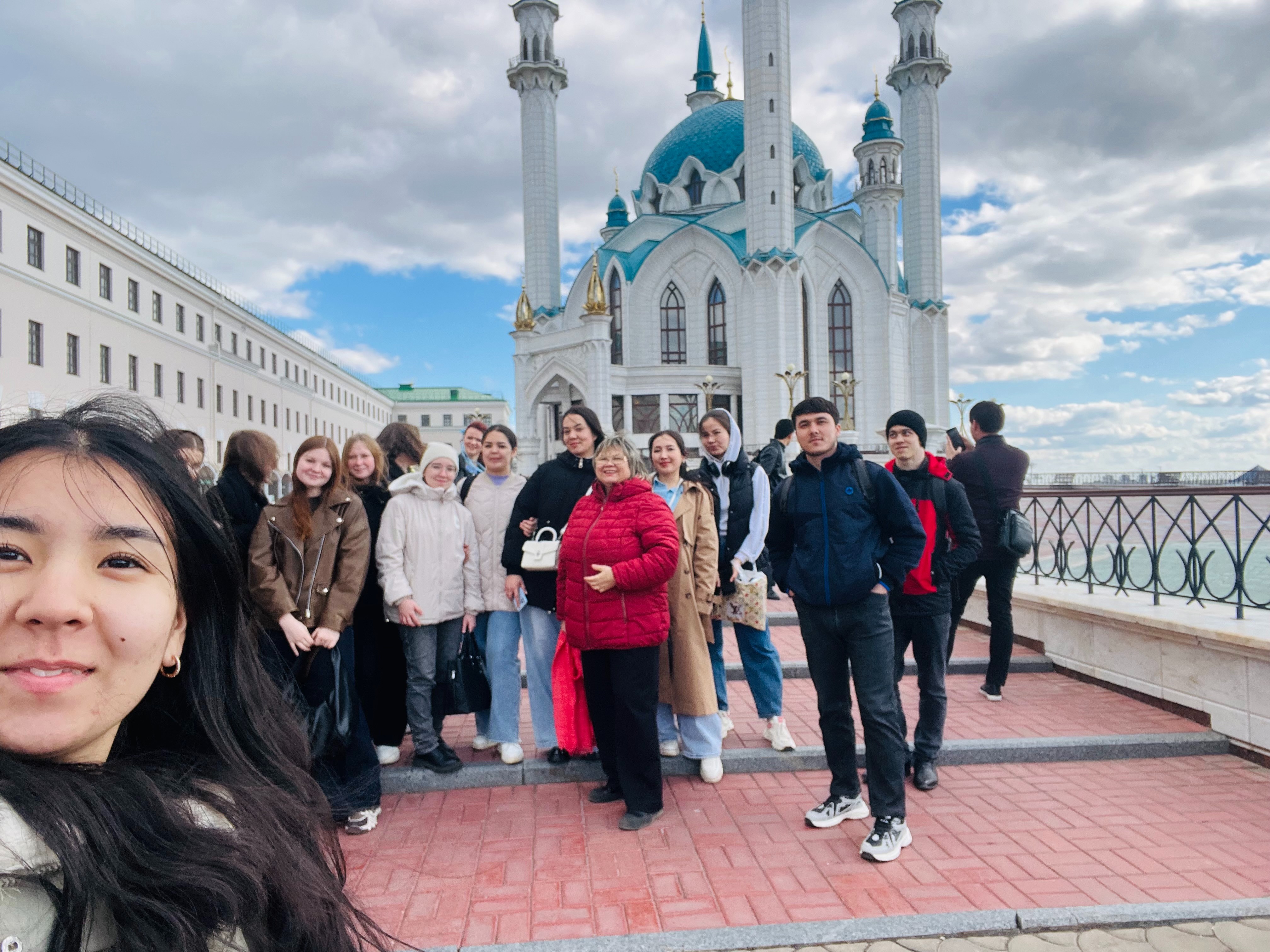 Студенты ИМОИиВ посетили памятник Герою Советского Союза Мусы Джалиля Студенты ИМОИиВ посетили памятник Герою Советского Союза Мусы Джалиля