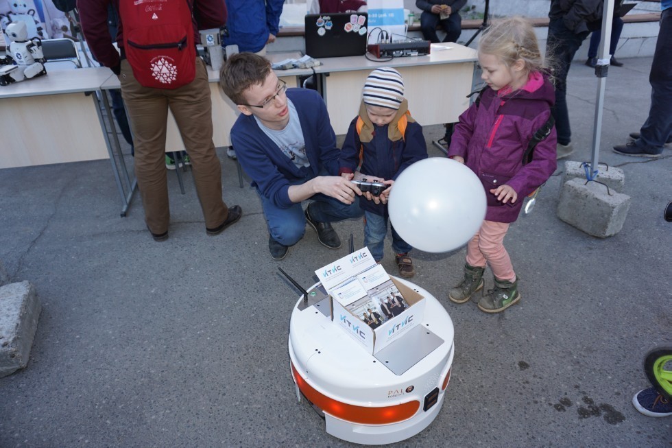 The Laboratory of Intelligent Robotic Systems held an exhibition of anthropomorphic robots at the educational event 