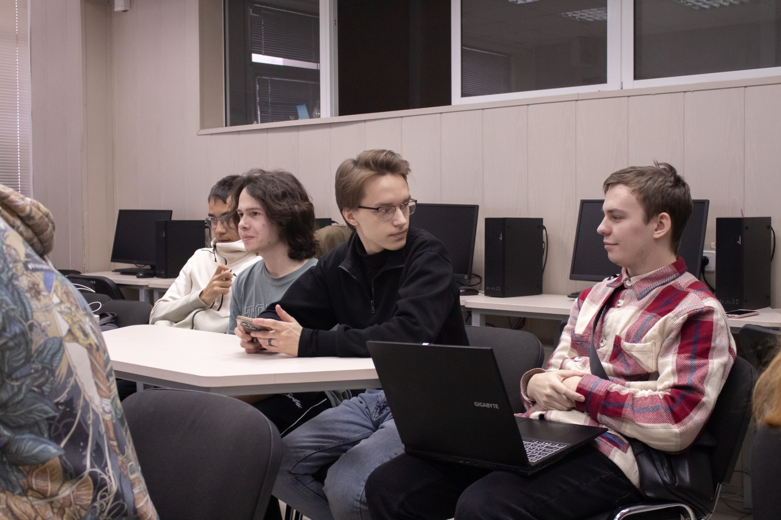 В ИВМиИТ прошел хакатон 'VMK Labs' В ИВМиИТ прошел хакатон 'VMK Labs'