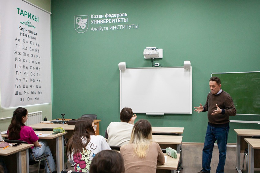 Развитие истории и культуры татарского народа обсудили студенты Развитие истории и культуры татарского народа обсудили студенты