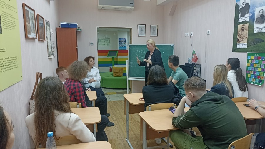 Студенты ? регионоведы России в гостях в Многонациональной воскресной школе народов Татарстана Студенты ? регионоведы России в гостях в Многонациональной воскресной школе народов Татарстана