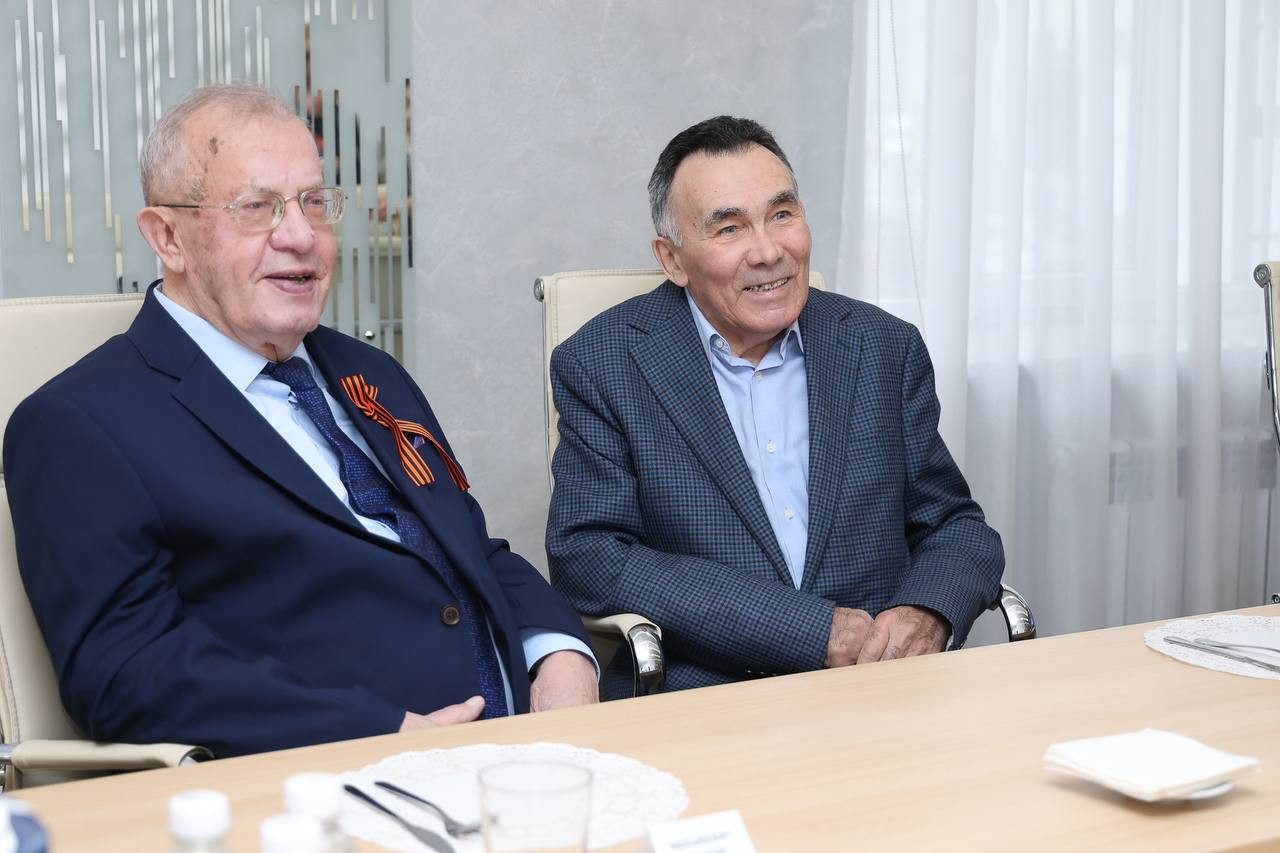 Meeting with veterans of the Institute