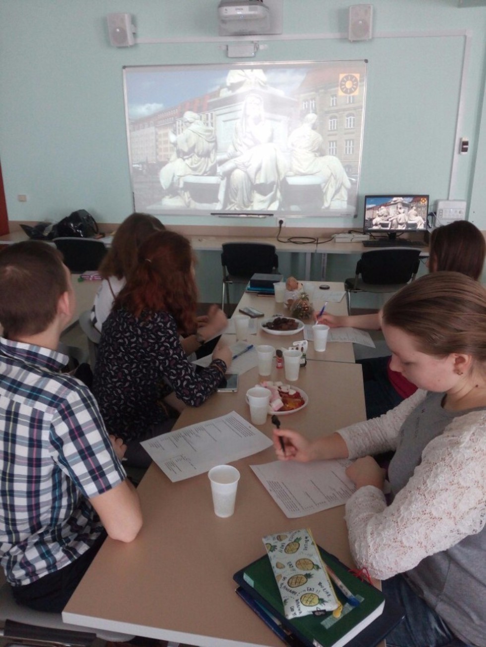 Berlin bei Tag und Nacht Berlin bei Tag und Nacht