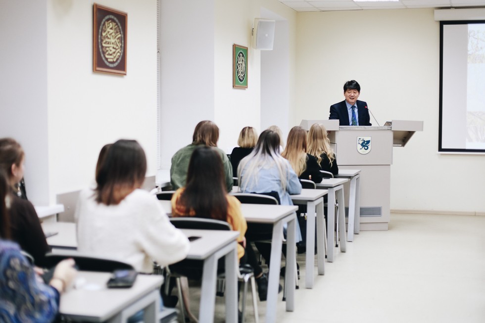 ИМО КФУ принял делегацию университета Синхай. Фотоотчет. ИМО КФУ принял делегацию университета Синхай. Фотоотчет.