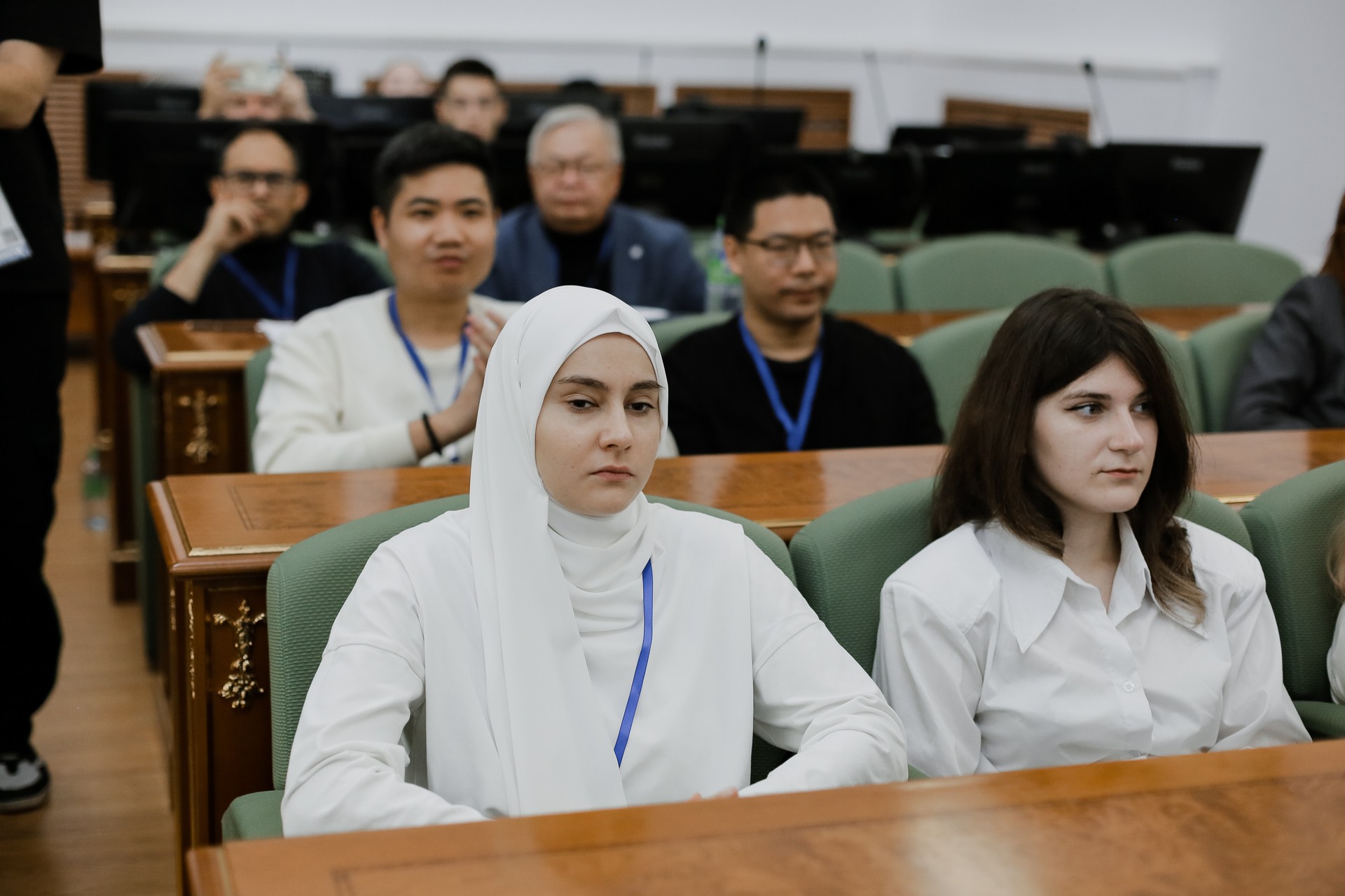 ������-�����