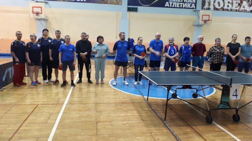 Поздравляем команду преподавателей и ветеранов Юрфака с победой в турнире по настольному теннису ,настольный теннис, турнир, победа