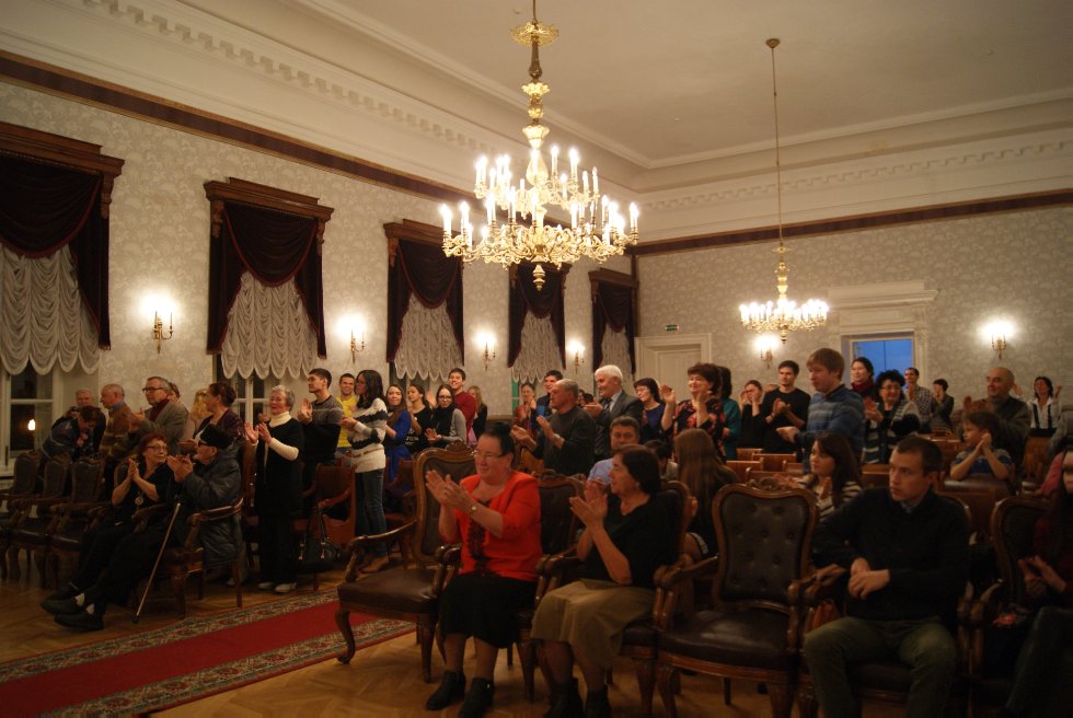 ����������