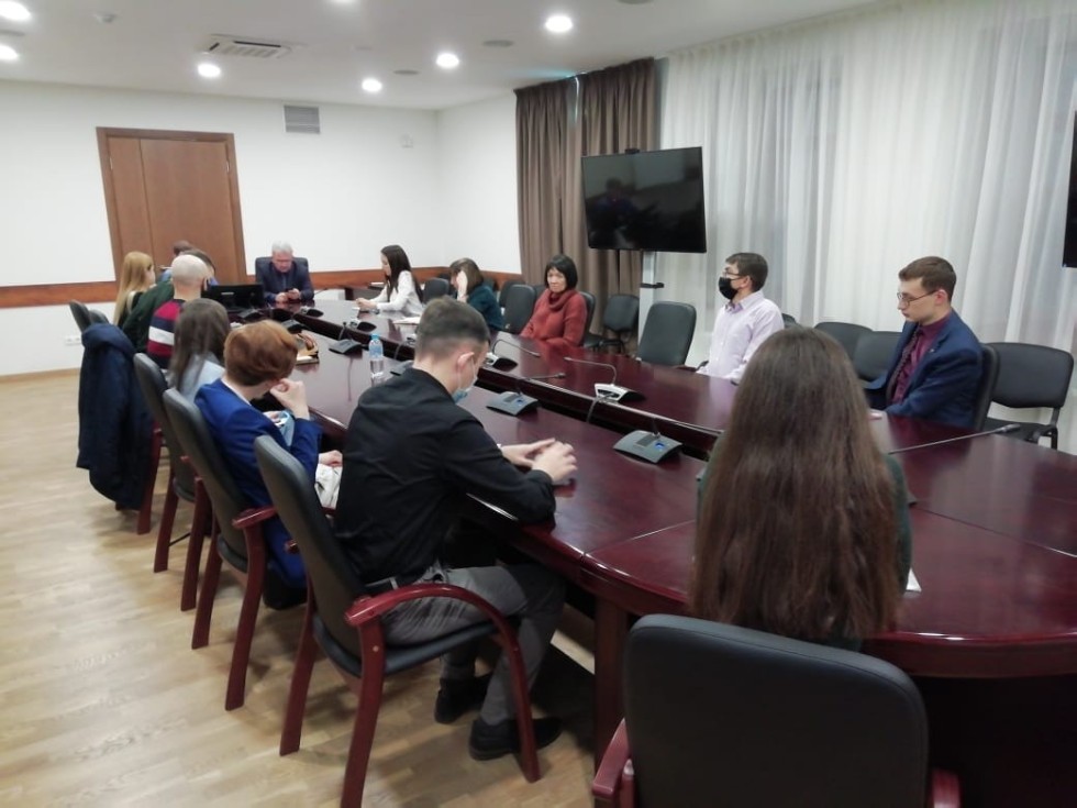 ������ ������� ���������� ��������� ����� �� ���������� � ����������� ��� ���