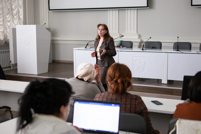 Преподаватели ФерГУ повышают квалификацию в Елабужском институте КФУ Преподаватели ФерГУ повышают квалификацию в Елабужском институте КФУ