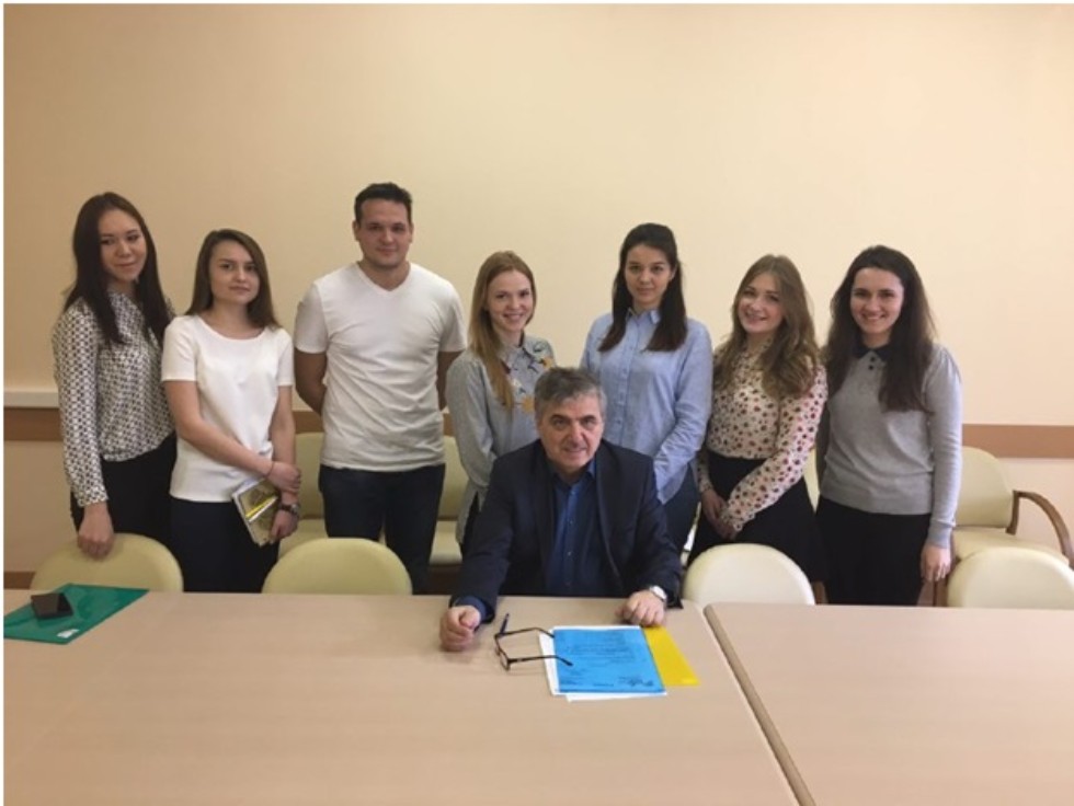 Ученые КФУ помогают вернуть Ромашкинскому месторождению 'вторую молодость' Ученые КФУ помогают вернуть Ромашкинскому месторождению 'вторую молодость'