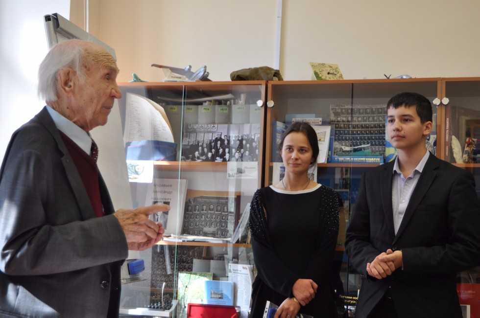 � ������ � ����� ��� ��������� 9 ��������� ��������� ��� (1944 ���� �������), �������, �������� � ������� ������ �������� ����, ����� ���������� �����, ����������� �����-���������� ����, ����������� ������ ������ ���� ������� �������������� �������