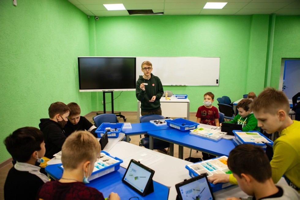 ����������