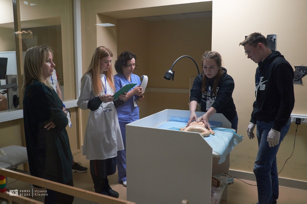 ����������