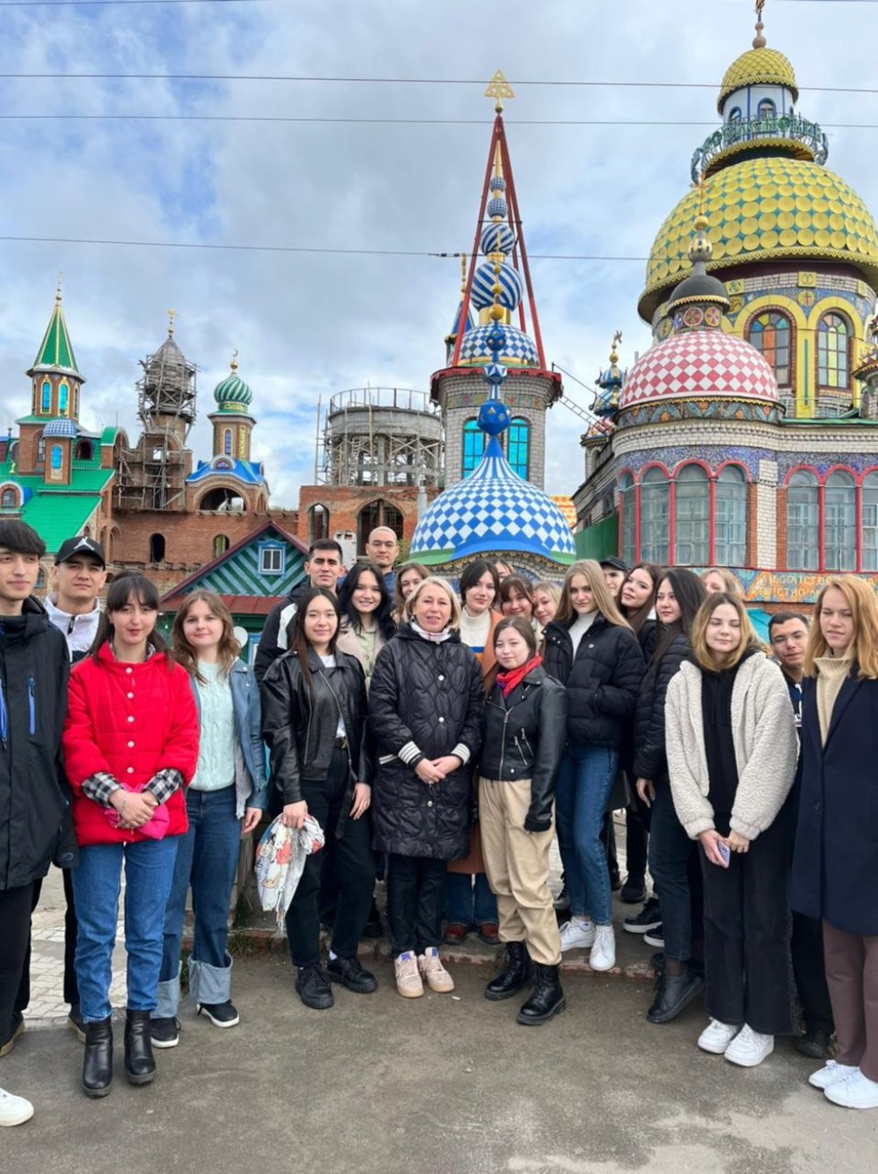 19 мая 2022 года студенты 2 курса совместно с доцентом Шабалиной С.А. 19 мая 2022 года студенты 2 курса совместно с доцентом Шабалиной С.А.