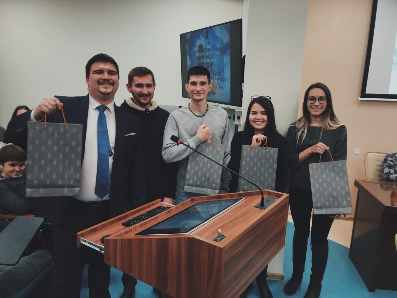 Круглый стол в рамках недели банковского работника Круглый стол в рамках недели банковского работника