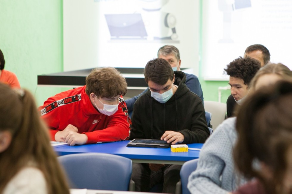 Учебно-тренировочные сборы прошли в Доме научной коллаборации Учебно-тренировочные сборы прошли в Доме научной коллаборации