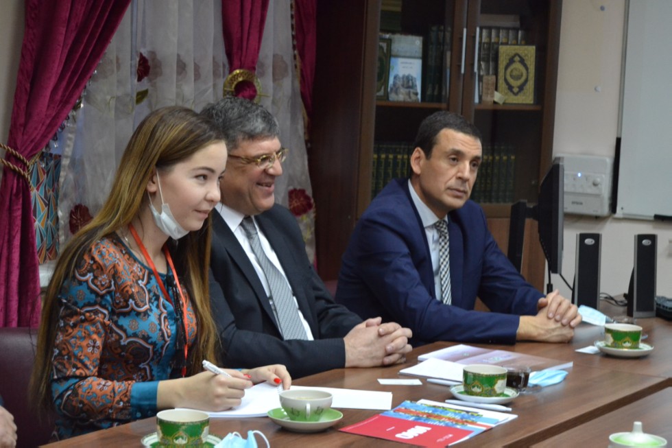 ����� ������������� � ������������ ����� ��������� ���������� � �������� ������������� ���������