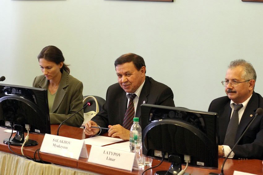 �������