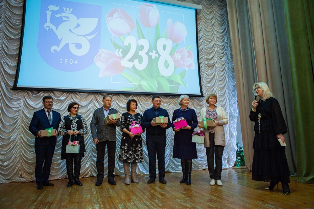 Праздничный концерт '23+8' прошел в Елабужском институте КФУ Праздничный концерт '23+8' прошел в Елабужском институте КФУ