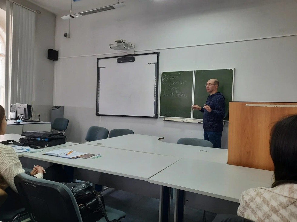 Заседание научного кружка студенческого научного общества кафедры Управления человеческими ресурсами Заседание научного кружка студенческого научного общества кафедры Управления человеческими ресурсами