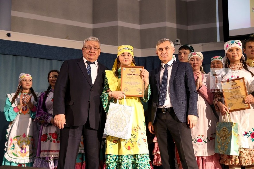 Халык иҗатыннан илһам алып Халык иҗатыннан илһам алып