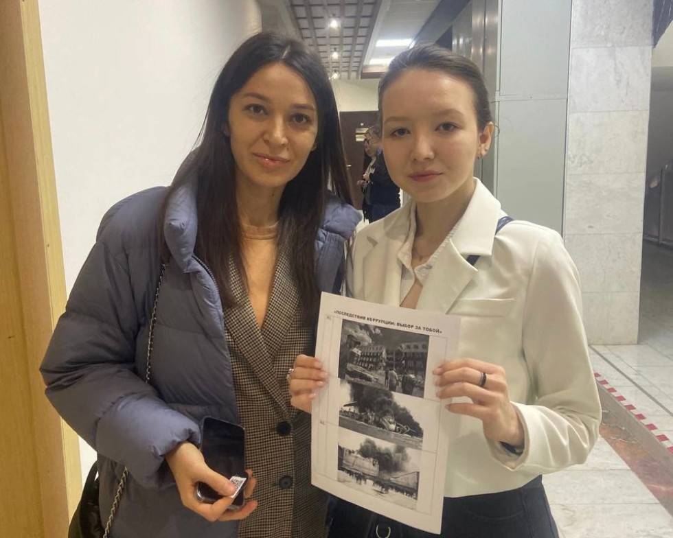 Студенты ИСФНиМК провели акцию: 'Последствия коррупции. Выбор за тобой!' Студенты ИСФНиМК провели акцию: 'Последствия коррупции. Выбор за тобой!'