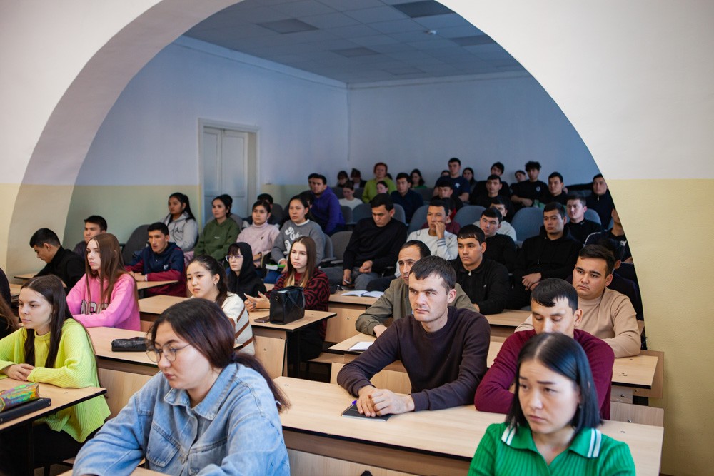 В Елабужском институте КФУ прошла встреча с представителем МВД В Елабужском институте КФУ прошла встреча с представителем МВД